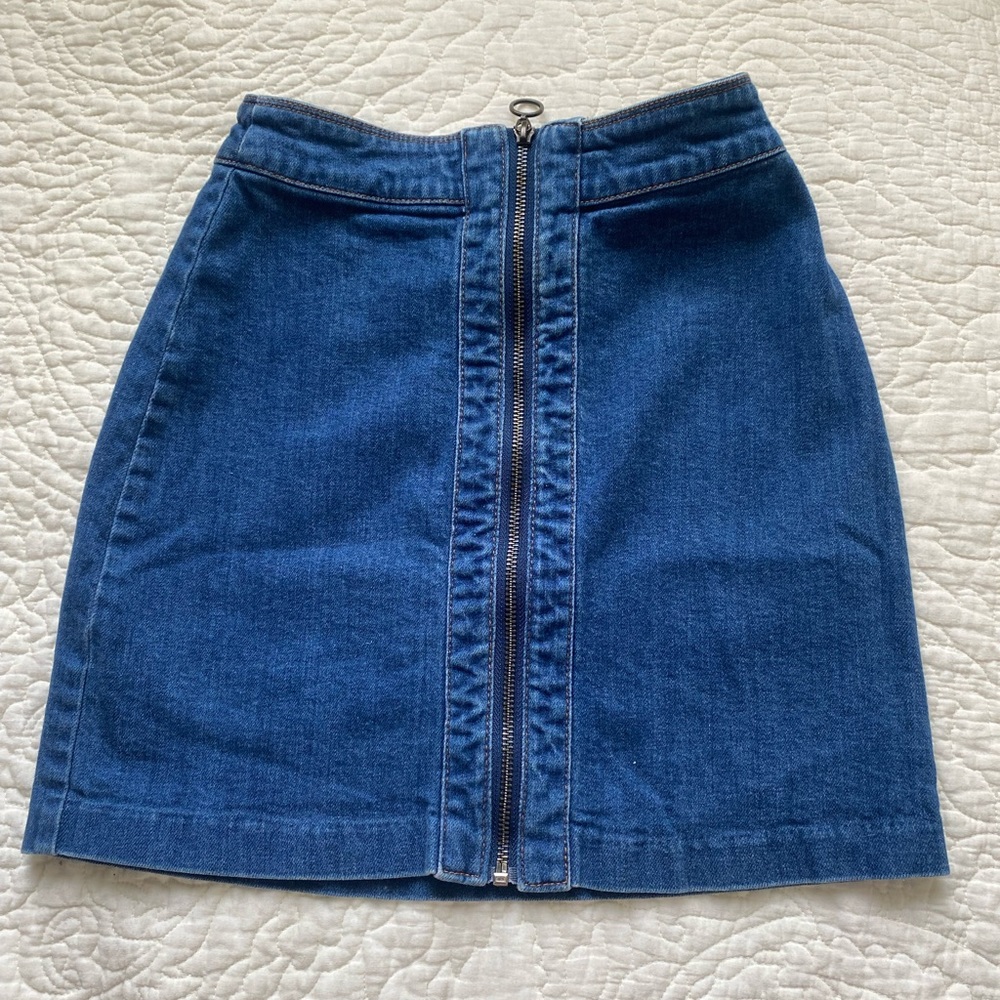 Mini Skirt! Super cute jean skirt! Zipper skirt